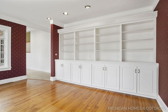 714 N Shore Drive, Holland, MI 49424