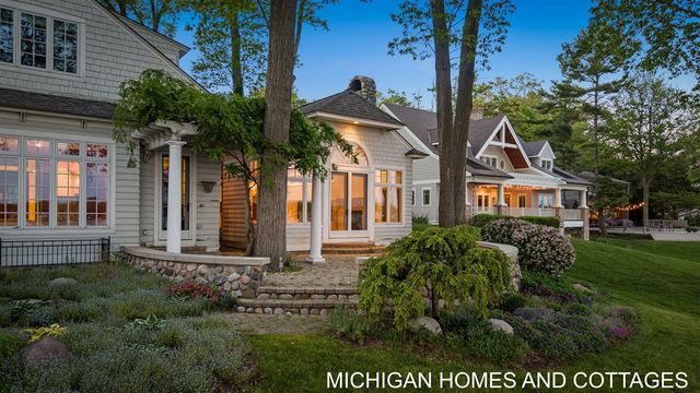 714 N Shore Drive, Holland, MI 49424