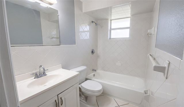 1708 E GENESEE STREET, Tampa, FL 33610