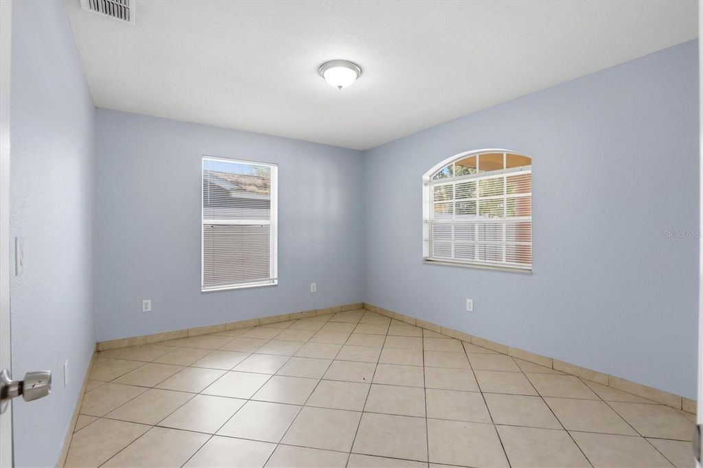 Image 16 of property listing at 1708 E GENESEE STREET, Tampa, FL 33610