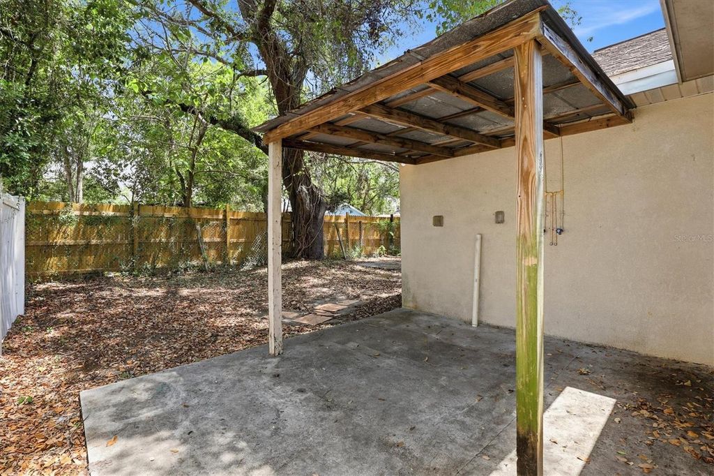 Image 21 of property listing at 1708 E GENESEE STREET, Tampa, FL 33610