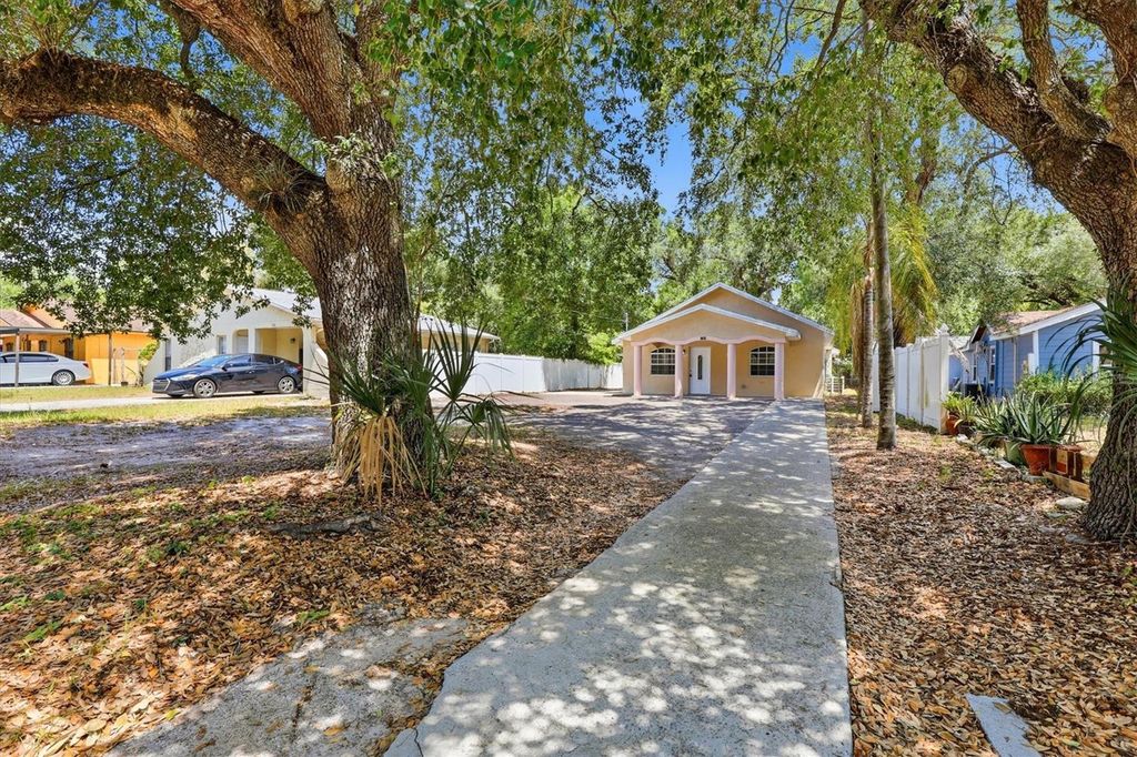 Image 22 of property listing at 1708 E GENESEE STREET, Tampa, FL 33610