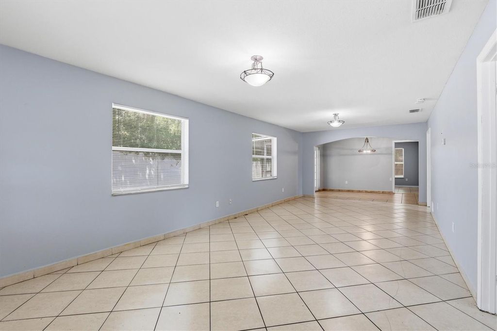 Image 5 of property listing at 1708 E GENESEE STREET, Tampa, FL 33610