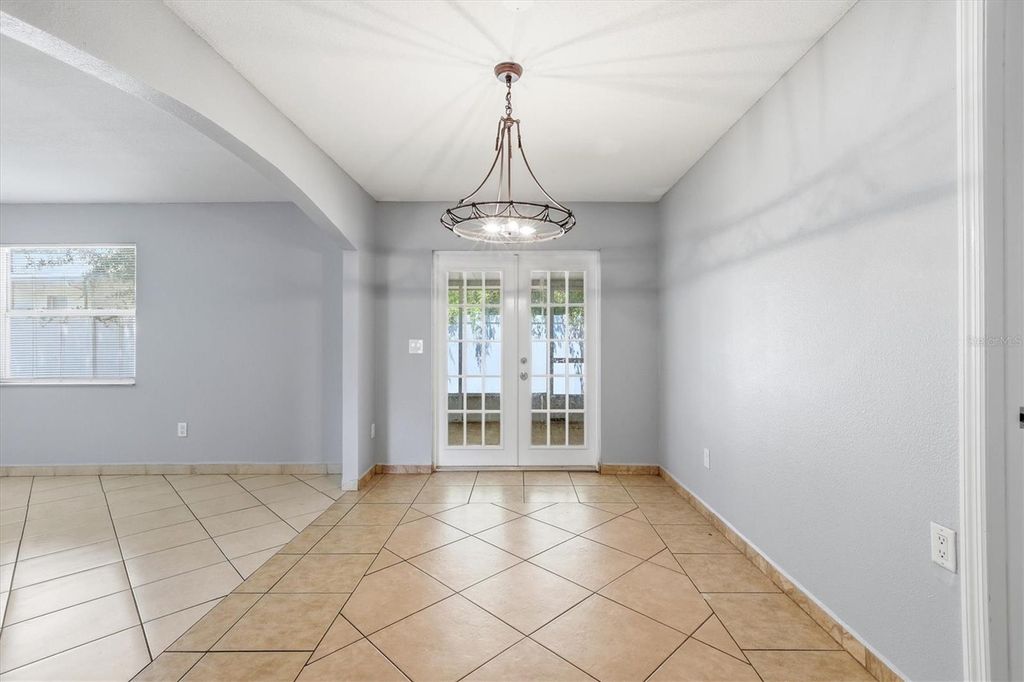 Image 7 of property listing at 1708 E GENESEE STREET, Tampa, FL 33610