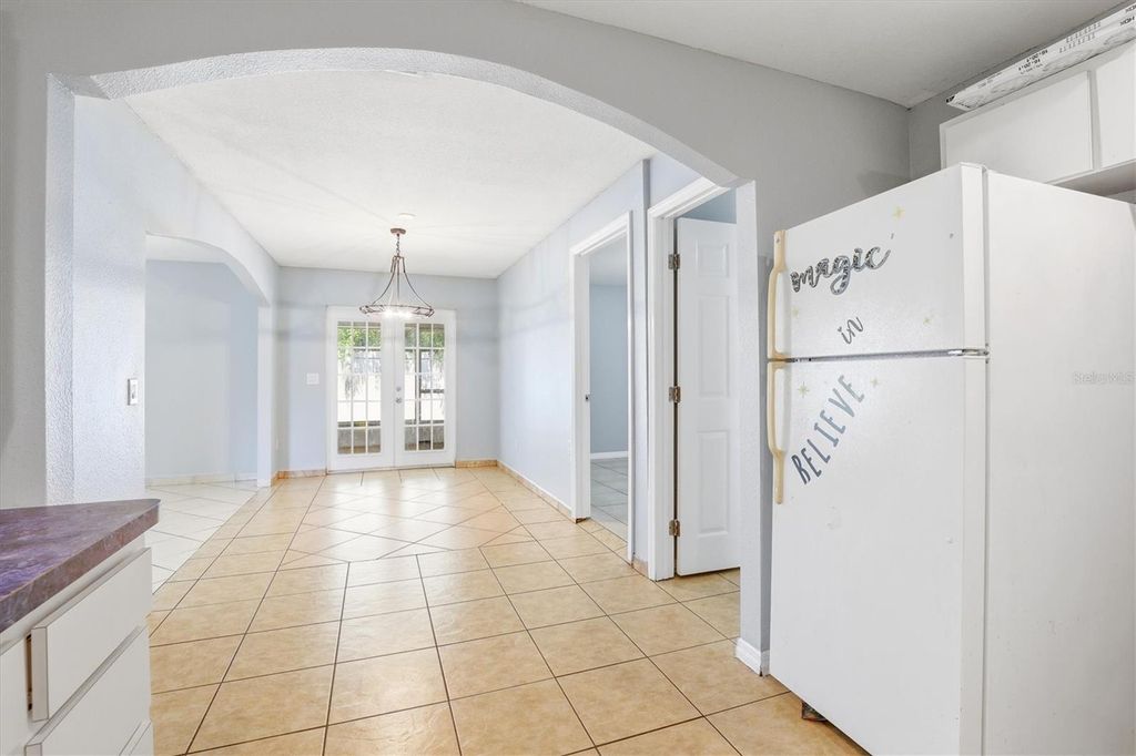 Image 10 of property listing at 1708 E GENESEE STREET, Tampa, FL 33610