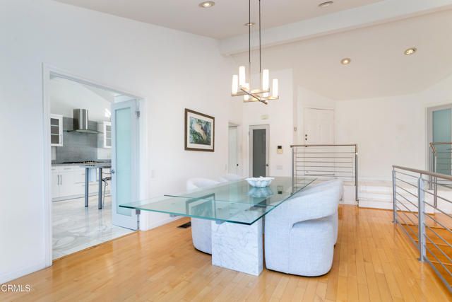 363 Patrician Way, Pasadena, CA 91105