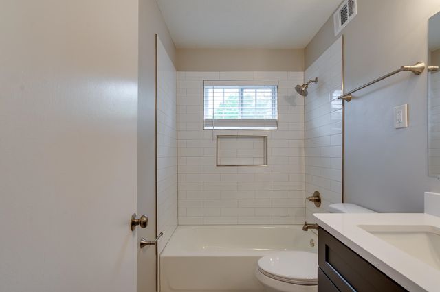 4054 STILLWOOD DR, Memphis, TN 38128