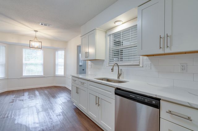 4054 STILLWOOD DR, Memphis, TN 38128