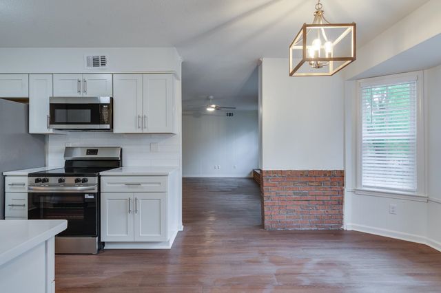 4054 STILLWOOD DR, Memphis, TN 38128