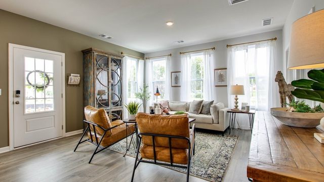 1104 Canyon Dr, Portland, TN 37148