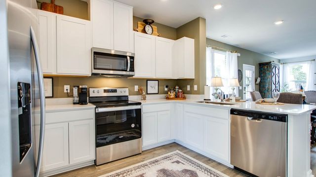 1104 Canyon Dr, Portland, TN 37148