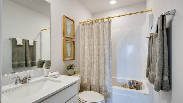 1104 Canyon Dr, Portland, TN 37148