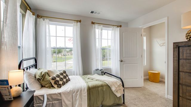 1104 Canyon Dr, Portland, TN 37148