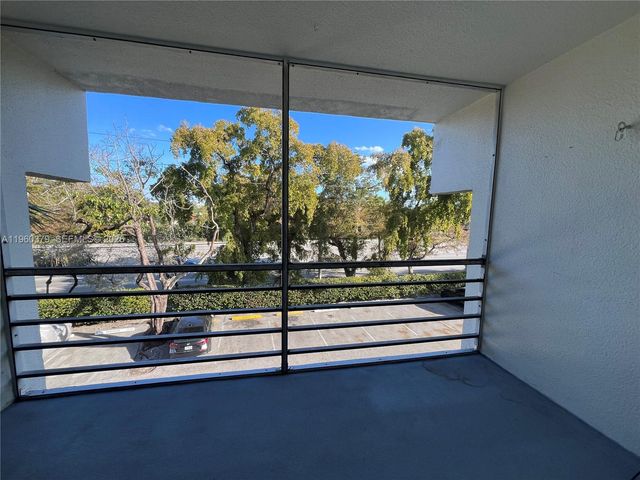 4255 N University Dr 304, Sunrise, FL 33351