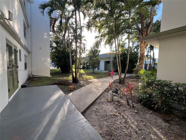 4255 N University Dr 304, Sunrise, FL 33351