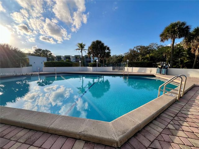 4255 N University Dr 304, Sunrise, FL 33351