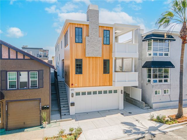 320 1st St, Manhattan Beach, CA 90266