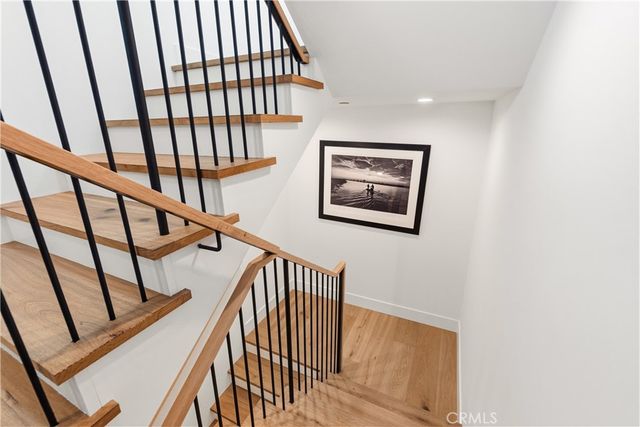 320 1st St, Manhattan Beach, CA 90266