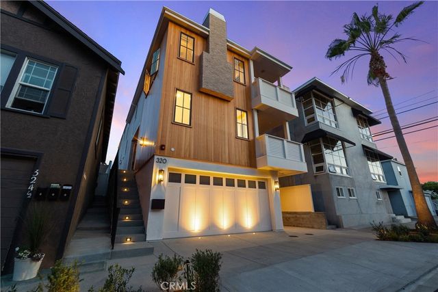 320 1st St, Manhattan Beach, CA 90266