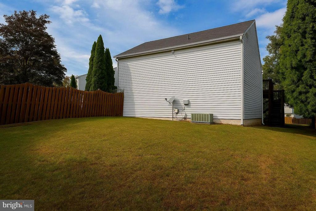 5834 STONE RIDGE DR, Centreville, VA 20120