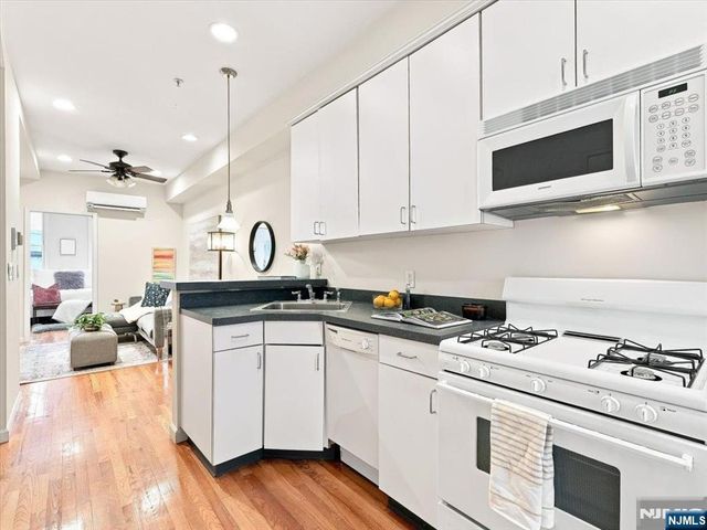 358 3rd Street 3L, Hoboken, NJ 07030