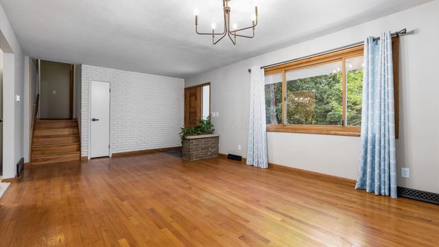 399 Pleasantview Drive, Granville, OH 43023