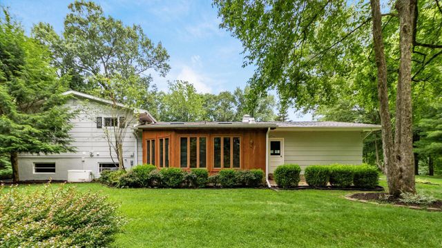 399 Pleasantview Drive, Granville, OH 43023