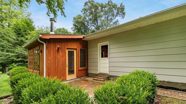 399 Pleasantview Drive, Granville, OH 43023