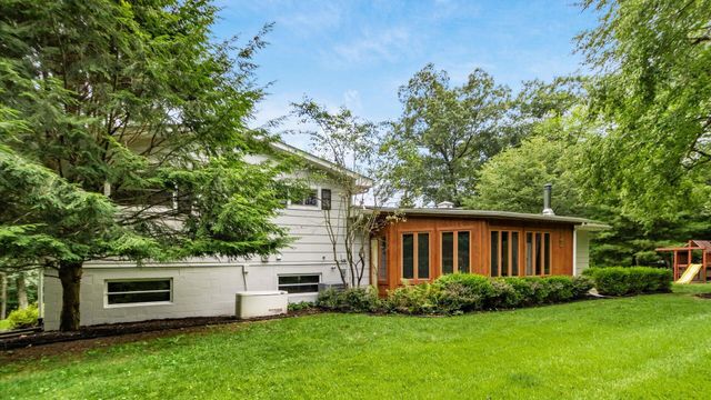 399 Pleasantview Drive, Granville, OH 43023