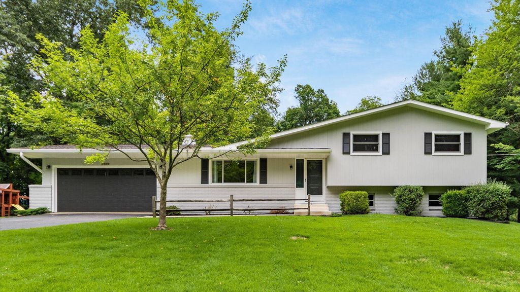 399 Pleasantview Drive, Granville, OH 43023
