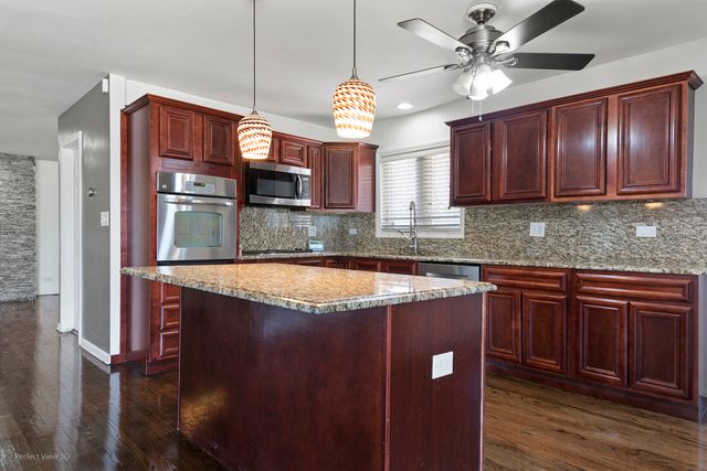 3521 W 82nd Place, Chicago, IL 60652