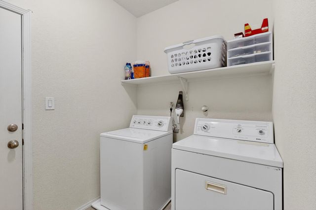 6919 Silver Moon Road NW, Albuquerque, NM 87114