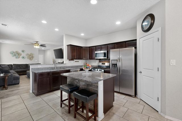 6919 Silver Moon Road NW, Albuquerque, NM 87114