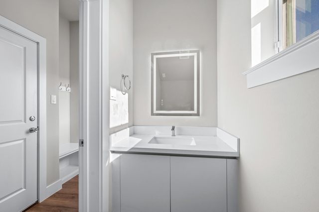 6702 Metro Blvd 16, Houston, TX 77083