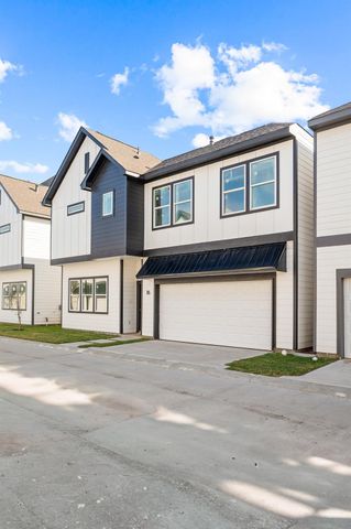 6702 Metro Blvd 16, Houston, TX 77083