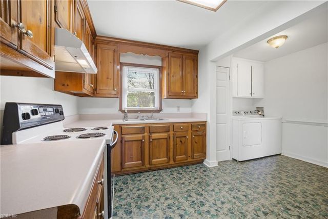 5949 Jerry CT, Norfolk, VA 23502