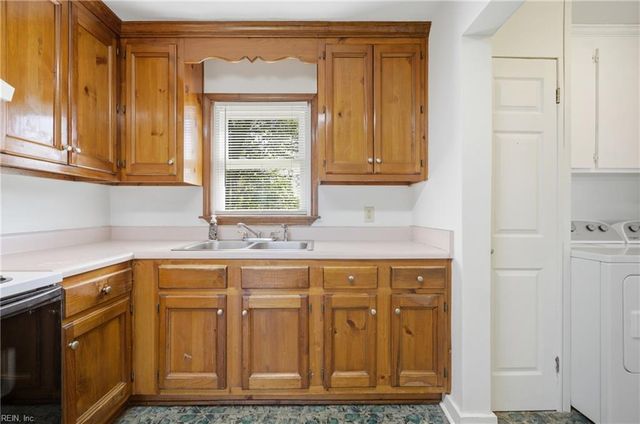 5949 Jerry CT, Norfolk, VA 23502