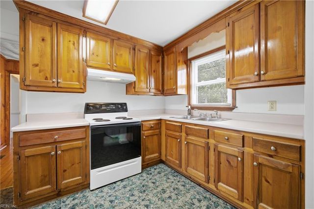 5949 Jerry CT, Norfolk, VA 23502