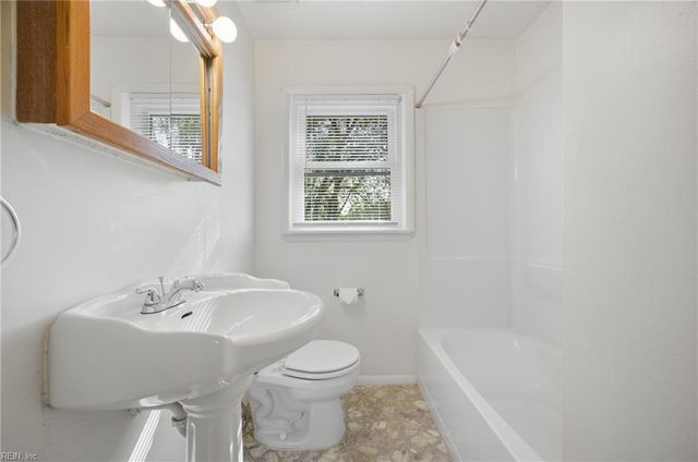 5949 Jerry CT, Norfolk, VA 23502