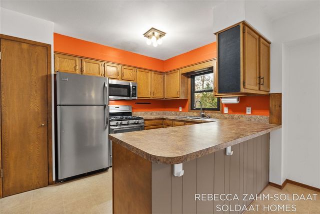 2370 Kent Boulevard, Grand Rapids, MI 49503