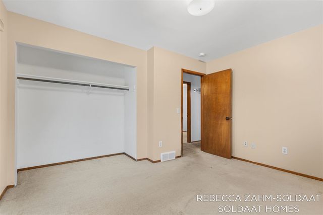 2370 Kent Boulevard, Grand Rapids, MI 49503