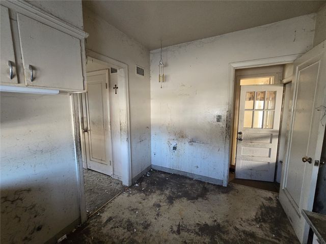 6 Kirkwood Circle, Iowa City, IA 52240