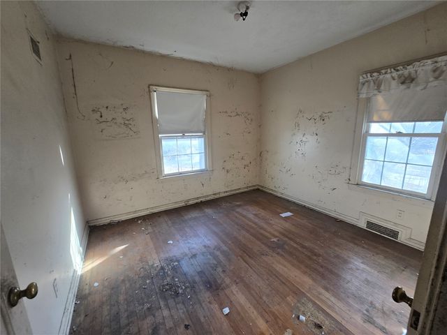 6 Kirkwood Circle, Iowa City, IA 52240