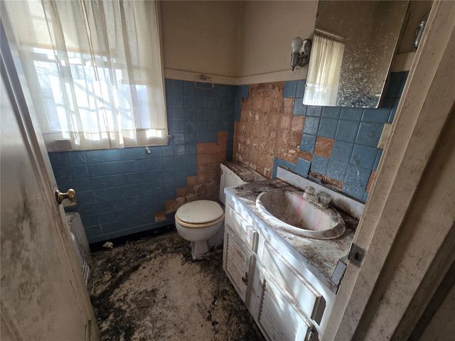 6 Kirkwood Circle, Iowa City, IA 52240