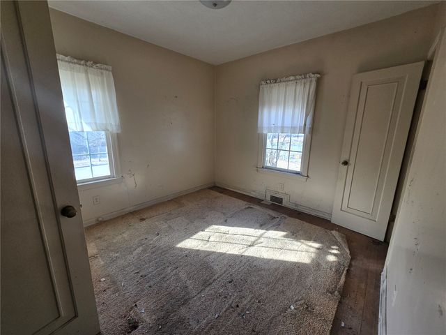 6 Kirkwood Circle, Iowa City, IA 52240