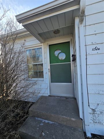 6 Kirkwood Circle, Iowa City, IA 52240