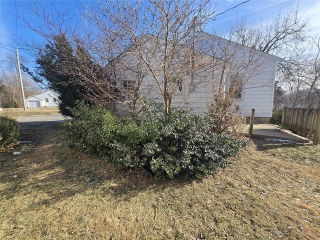 6 Kirkwood Circle, Iowa City, IA 52240