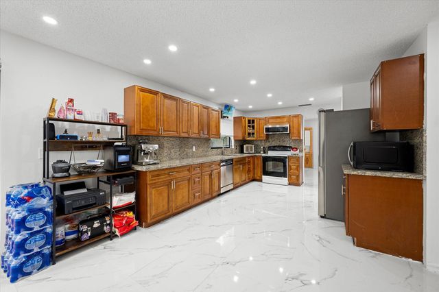2340 Fairmont Avenue, Miramar, FL 33025