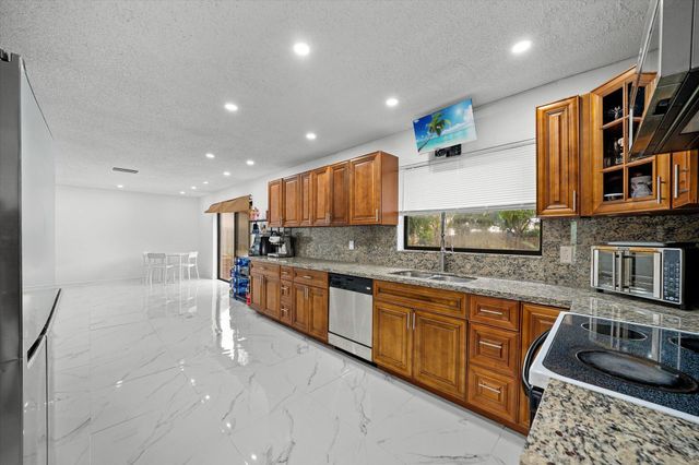 2340 Fairmont Avenue, Miramar, FL 33025