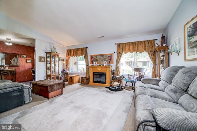 11 AQUARIUS CT, Silver Spring, MD 20906